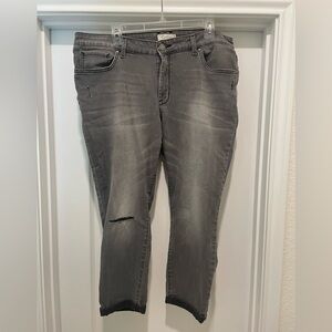 *JESSICA SIMPSON GRAY DISTRESSED BOYFRIEND JEANS*